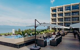 Mantis Kivu Marina Bay Muhari